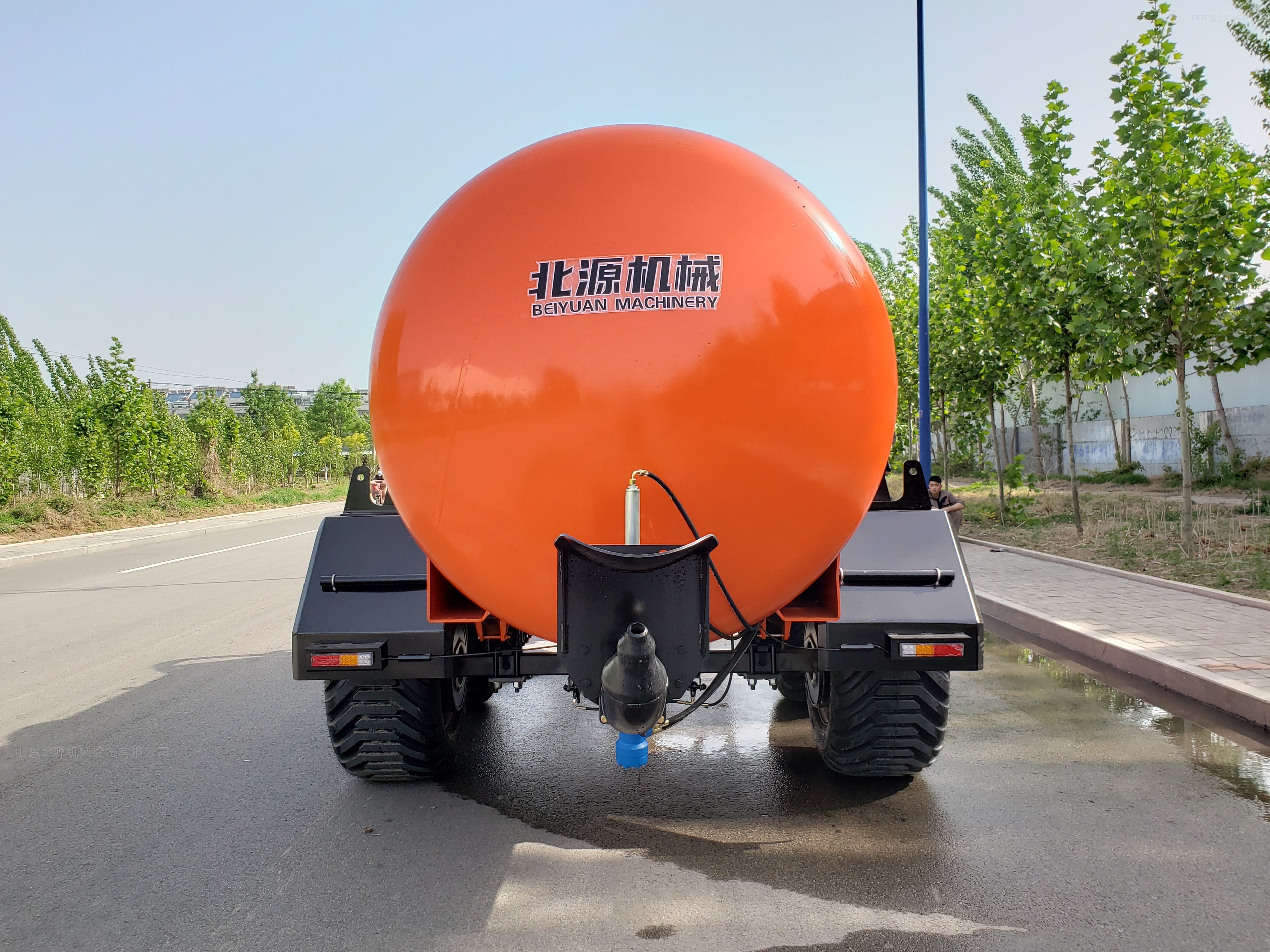 田间撒水肥的液态撒肥机 20方有机肥撒粪车